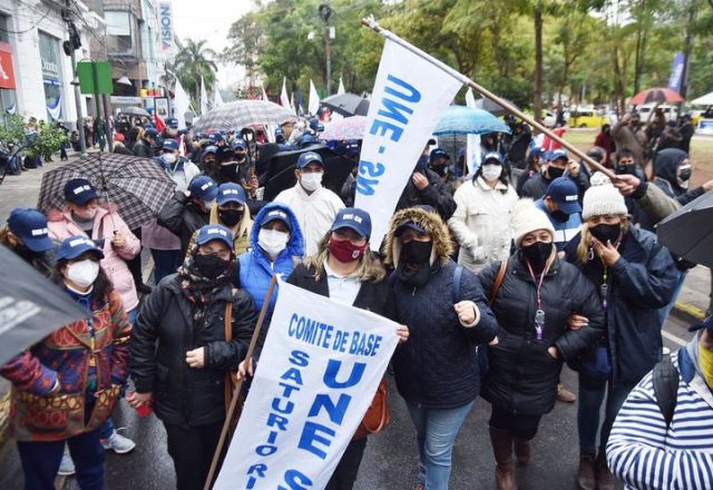 EXCLUYEN A DOCENTES Y PERSONAL DE BLANCO DE PROHIBICIÓN DE AUMENTOS